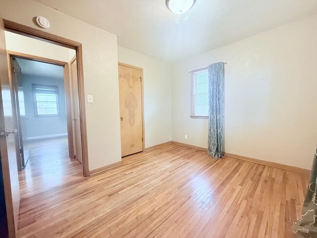 Building Photo - 1205 Dorothy Dr
