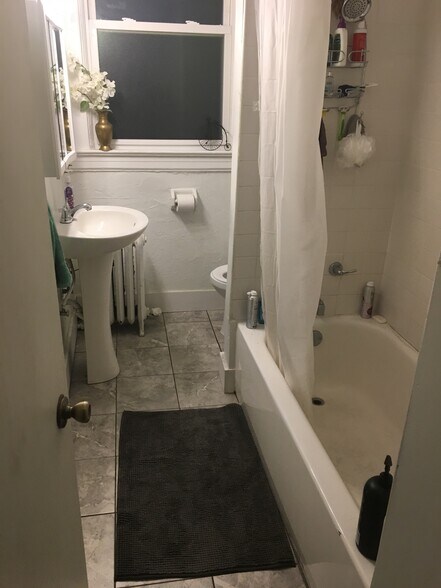 Building Photo - 3209 Ward St