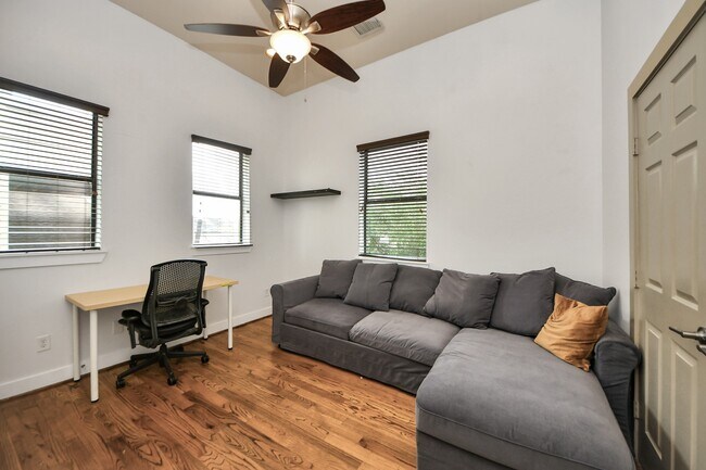 Building Photo - 4510 Inker St