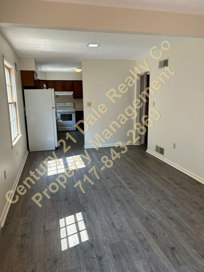 Building Photo - Gorgeous 4 Bedroom Home located in Northeastern School District with a 2 Car Garage