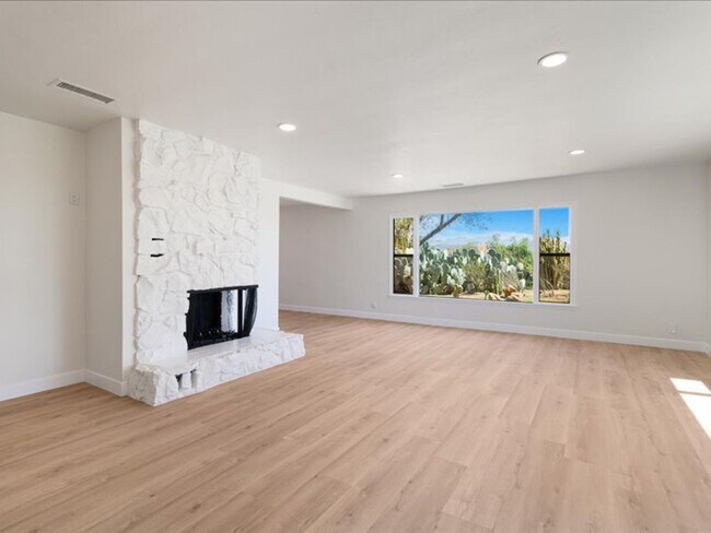 Building Photo - Amazing views at this 4 bedroom renovated Fallbrook home in a quiet neighborhood with a loft offi...