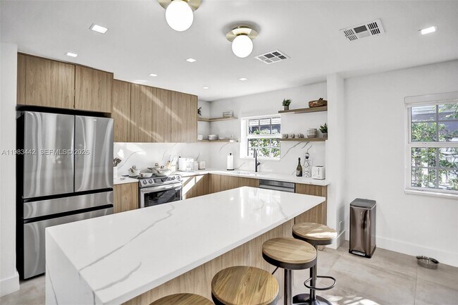 Building Photo - 1610 Polk St