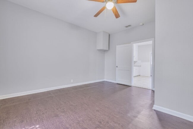 Building Photo - 107 Windsor Ct
