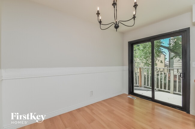 Building Photo - 2273 Farnsworth Dr