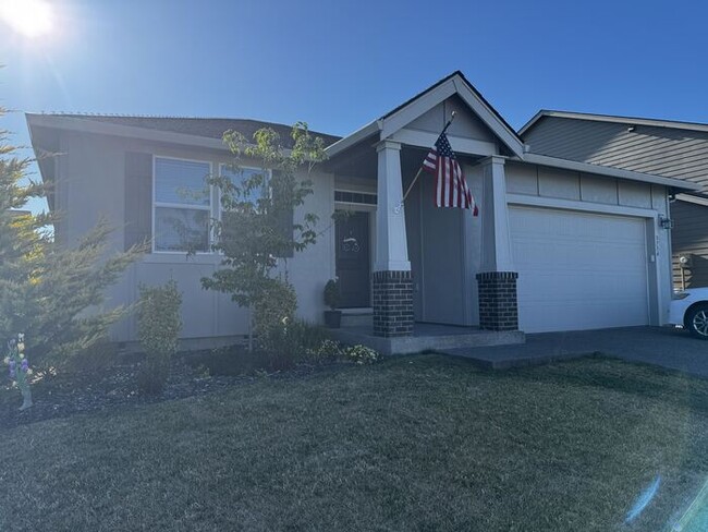 Primary Photo - THREE BEDROOM HOUSE IN RIDGEFIELD