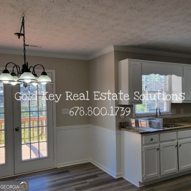 Building Photo - 915 Burning Bush Dr