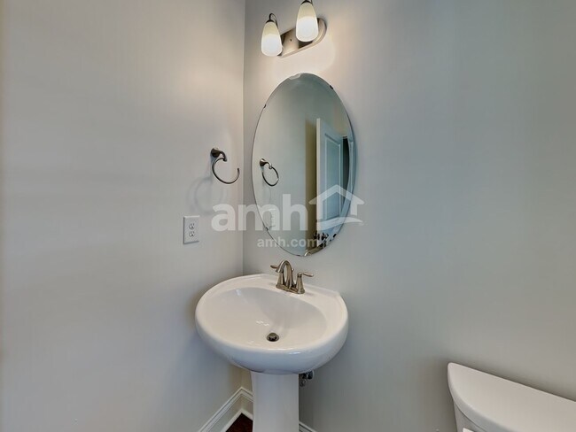 Building Photo - 112 Pullen Dr