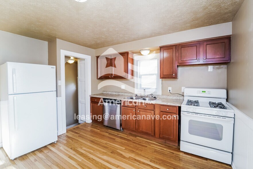 Building Photo - 3421 N 87th St