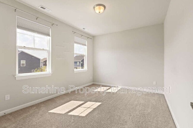 Building Photo - 235 McCormick Dr