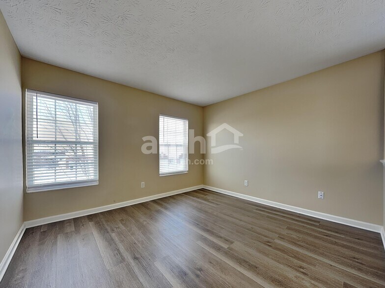 Building Photo - 10024 Oriole Ct