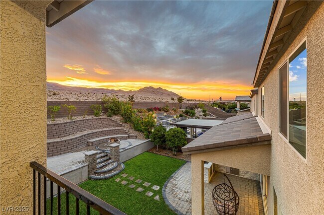 Building Photo - 4631 Amazing View St