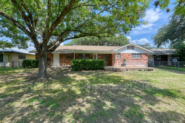 Building Photo - 3214 Leyte St