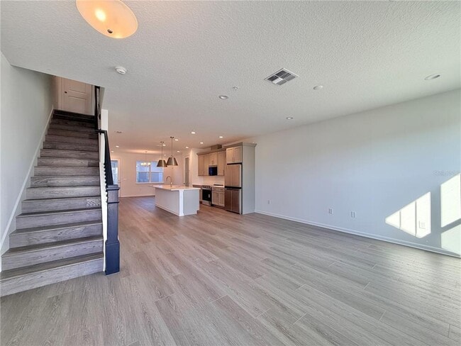 Building Photo - 1855 Pinecliff Dr