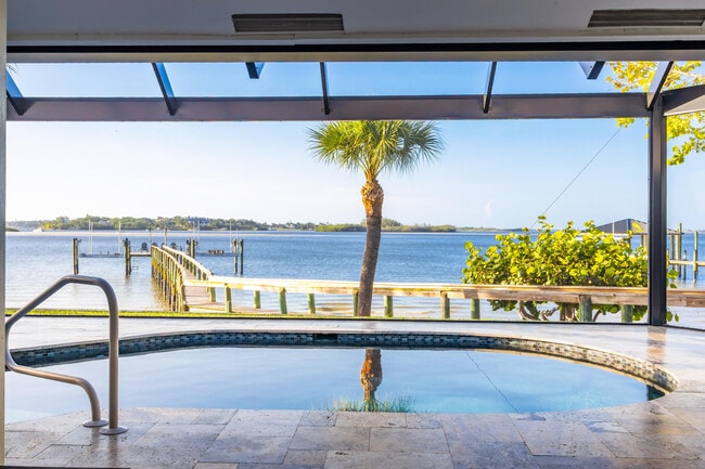 Building Photo - 3501 SE Kubin Ave