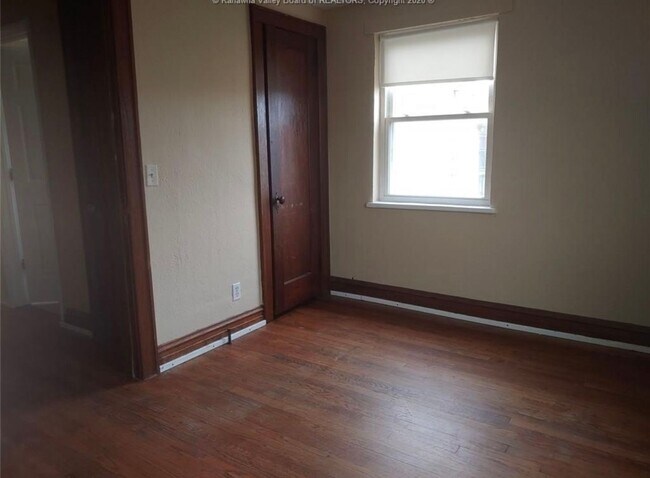 Building Photo - 1314 Moore Ave