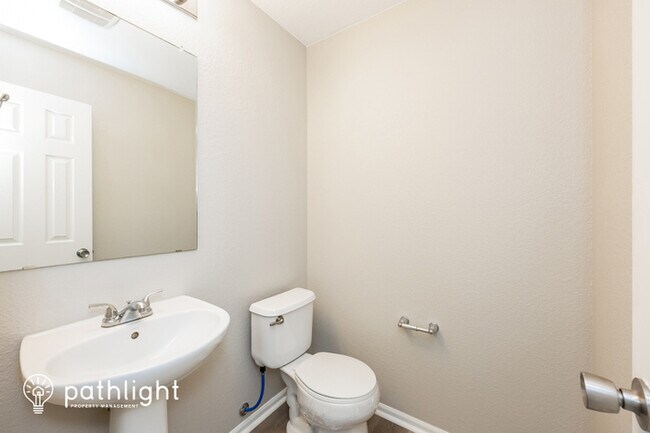 Building Photo - 7837 Candlelight Ln, Fountain, CO, 80817