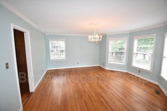 Building Photo - 413 Park Ave