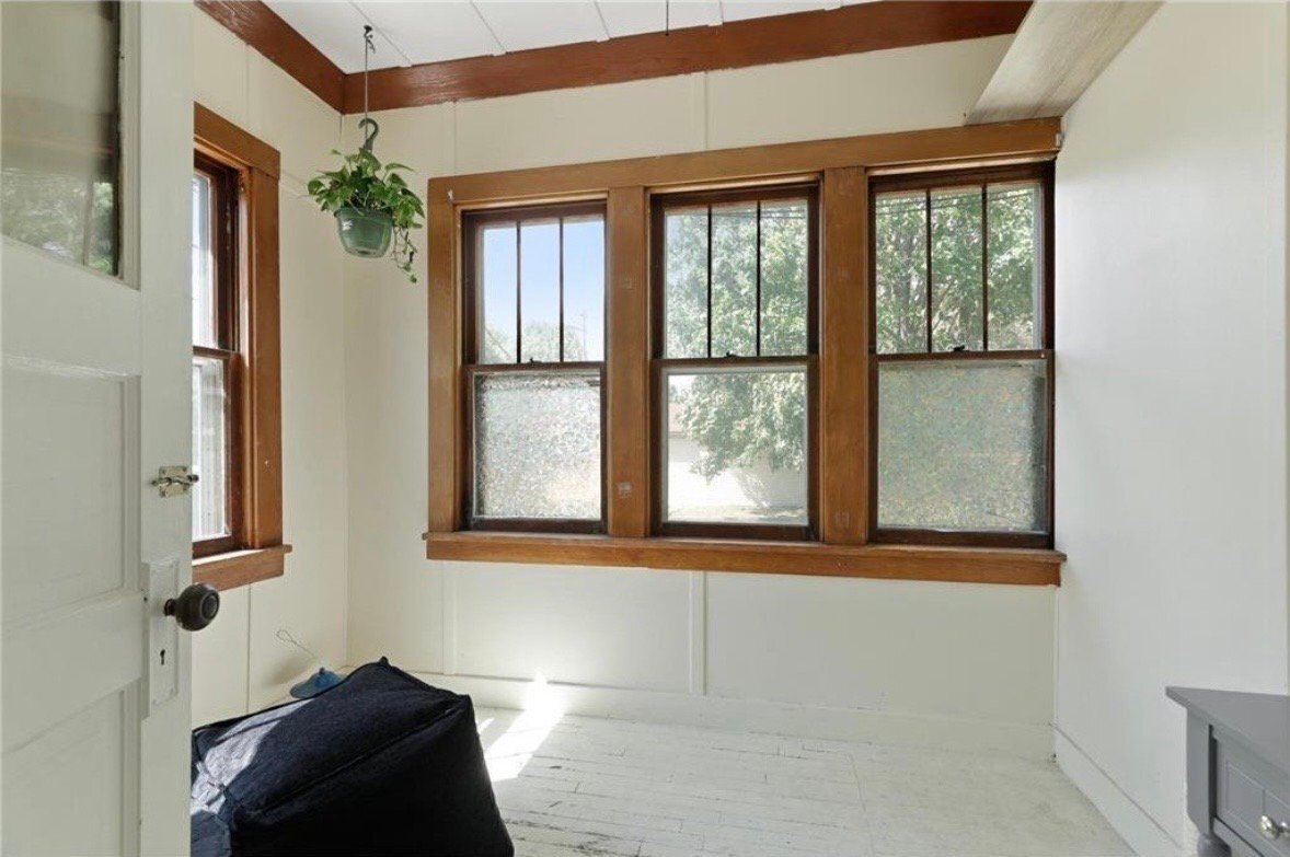 Building Photo - 701 Sherwood Ave