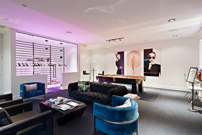 Building Photo - 1501 Ridgecrest Dr