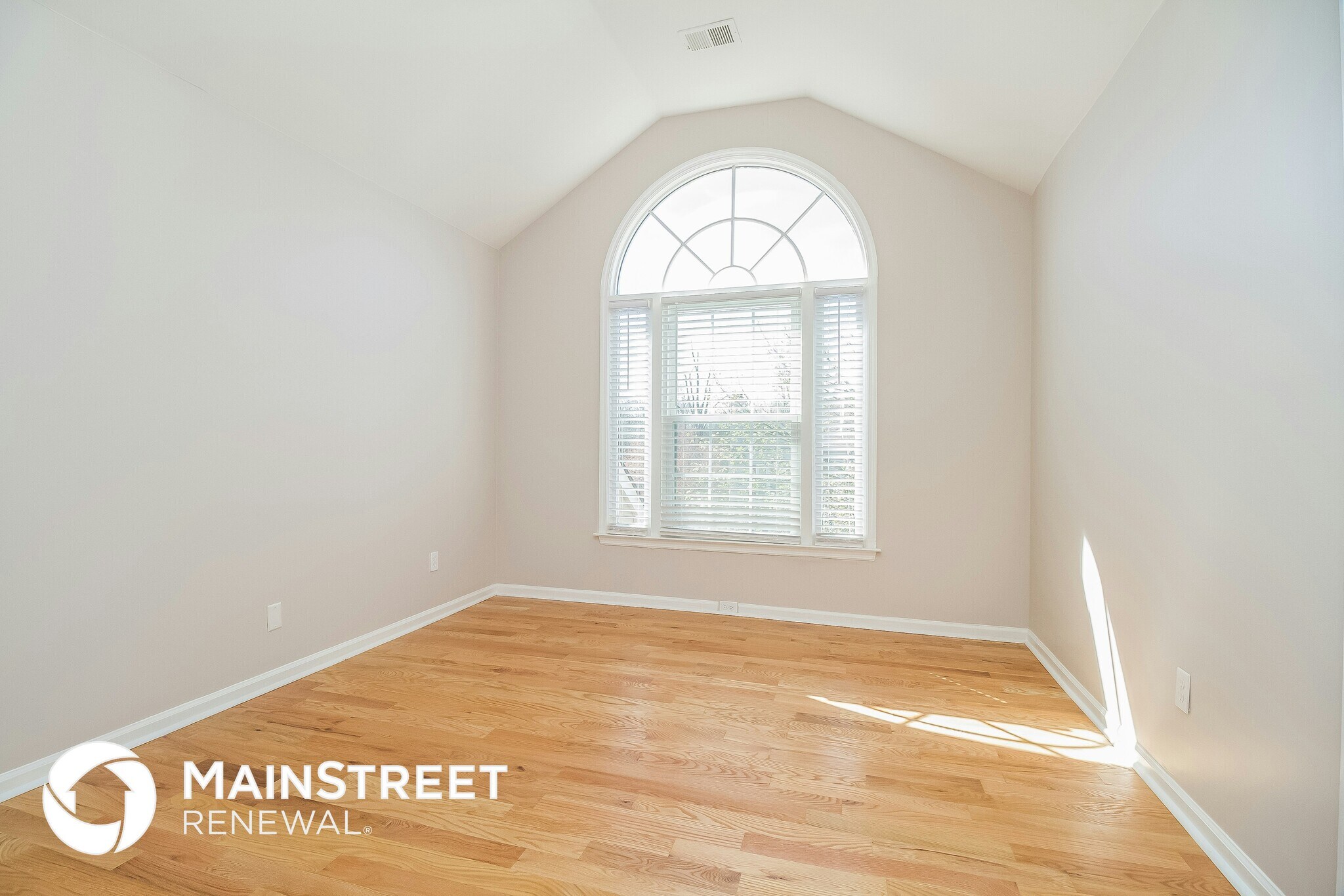 Building Photo - 4352 Cambridge Dr