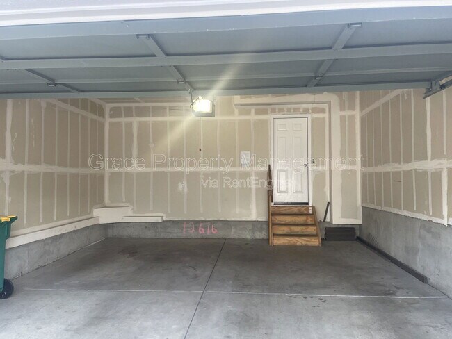 Building Photo - 12616 Julian Point