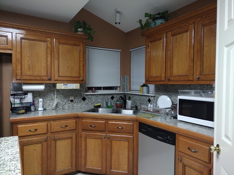 Building Photo - 5344 River Meadow Dr