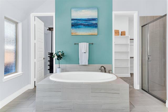 Building Photo - 917 Queens Lk Trl