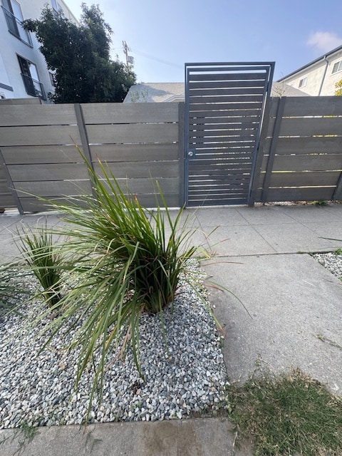 Building Photo - 1617 Barry Ave