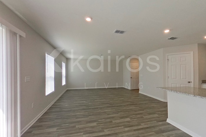 Building Photo - 1802 Nebraska Loop