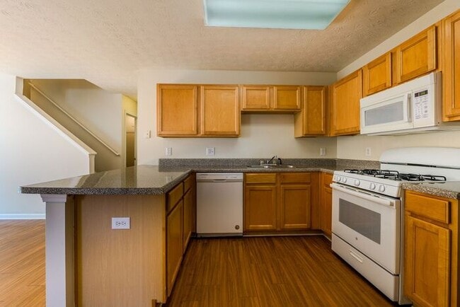 Building Photo - 263 Silver Ridge Dr