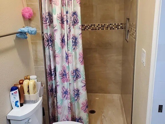 Building Photo - 524 Maple Ave