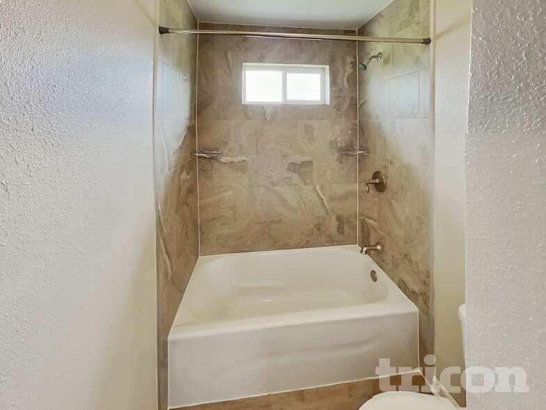 Building Photo - 39 Trotters Cir
