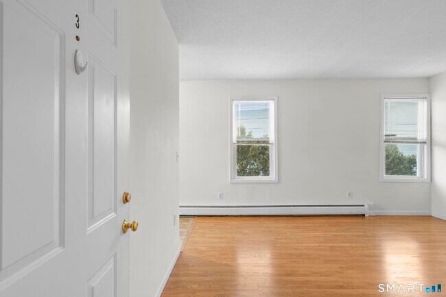 Building Photo - 18 Kelley St