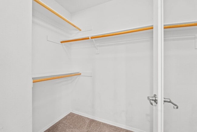 Building Photo - Townhome in the Lakepointe Point Community!
