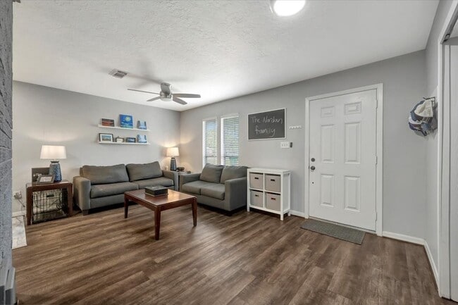 Building Photo - 2610 Loganberry Cir