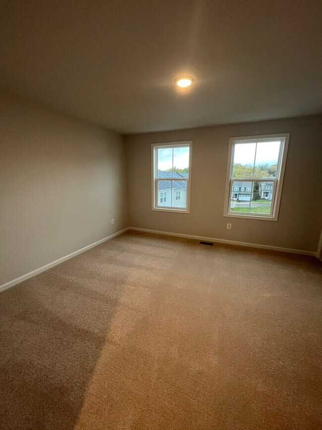 Building Photo - 5981 McComb St