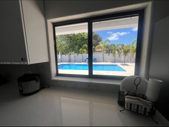 Building Photo - 15370 SW 152nd Ave