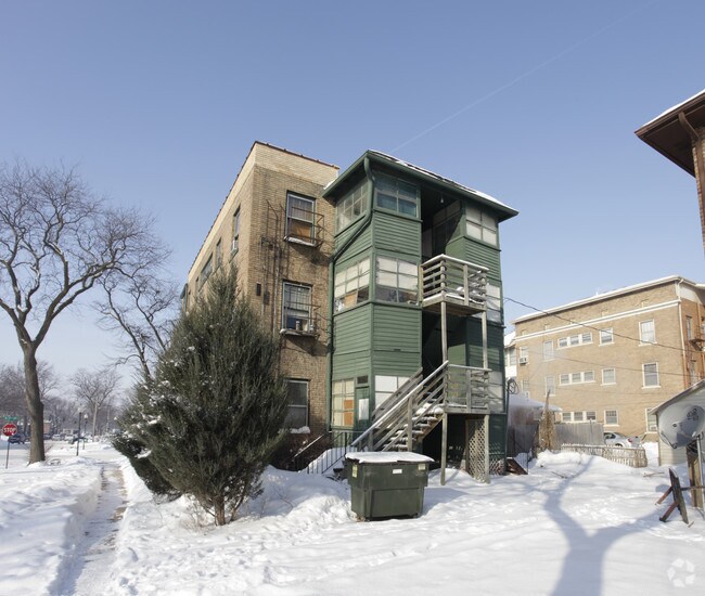 Building Photo - LaBelle