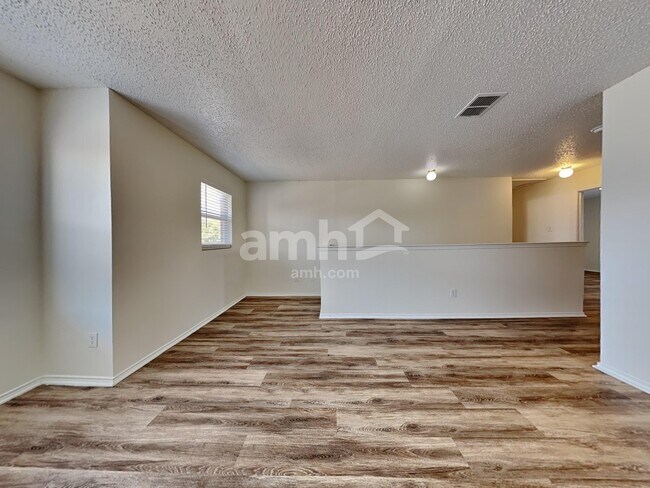 Building Photo - 1039 Mazourka Dr