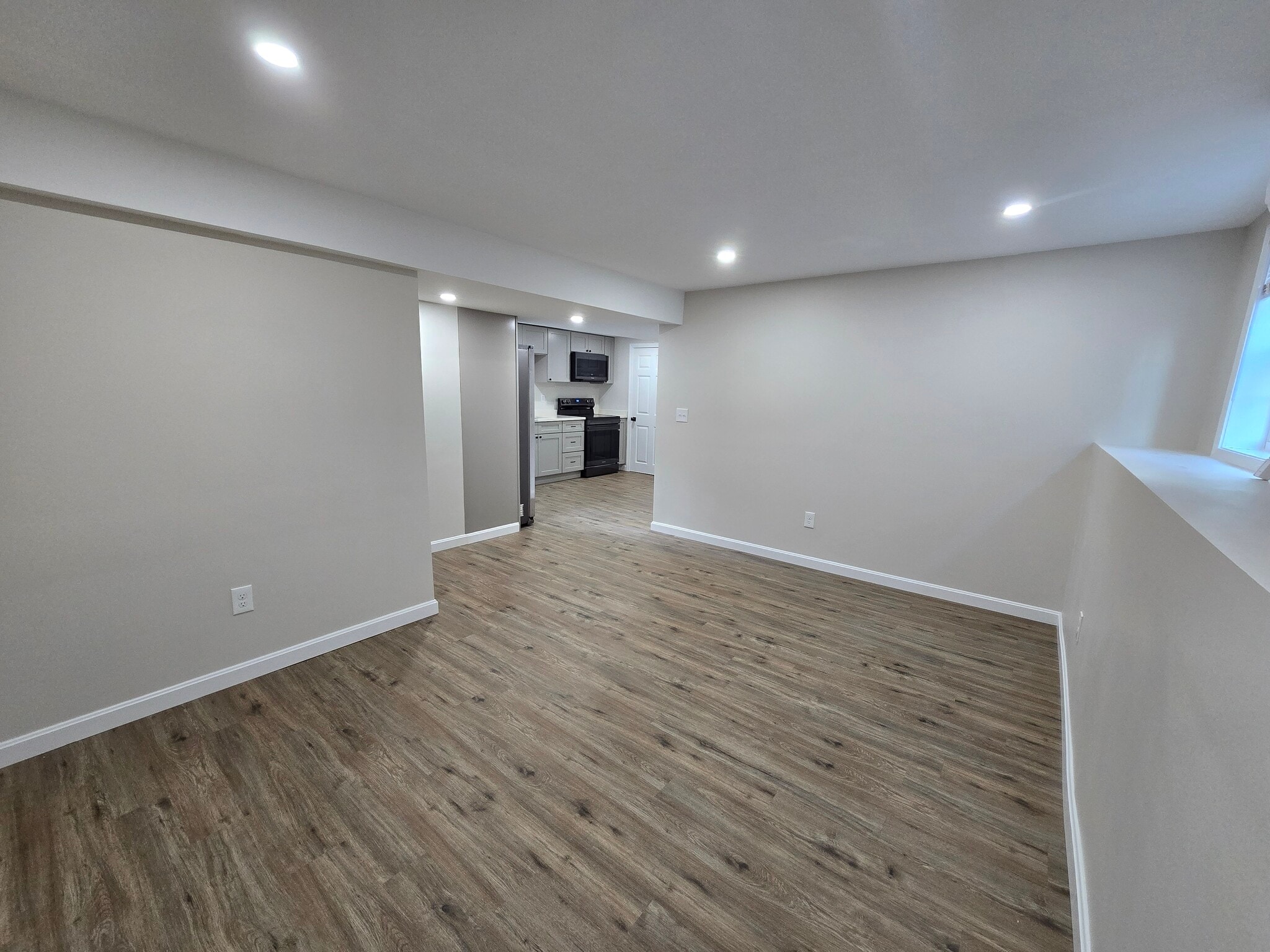 Building Photo - 27 Douglas Ave