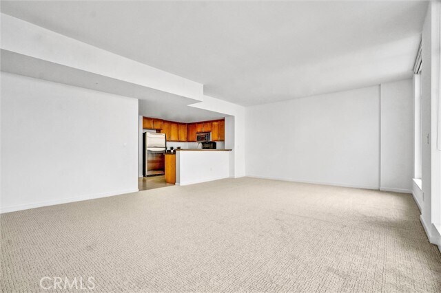 Building Photo - 411 W Seaside Way