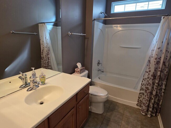 Building Photo - 2772 Cascade Falls Cir