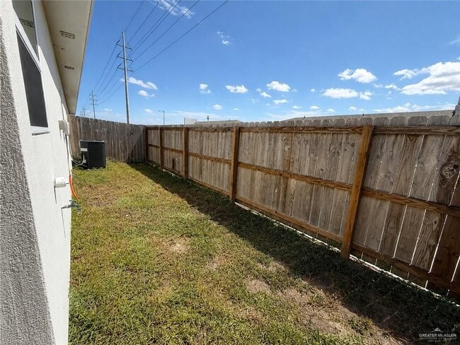 Building Photo - 3101 W Sandlewood St