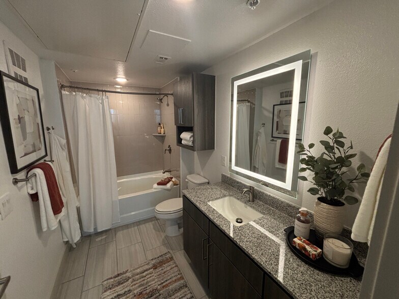 Building Photo - 702 Celebration Wy