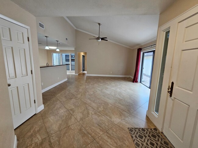 Building Photo - 3 bedroom 2 bath furnished & remodeled hom...