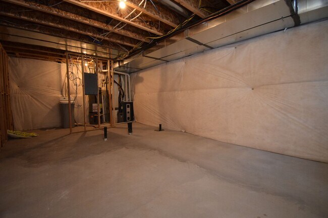 Building Photo - Gorgeous 3 Bedroom Townhome in Sandy!