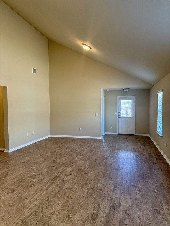 Building Photo - 5704 Montrelia Dr