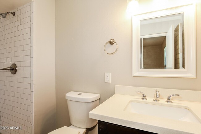 Building Photo - 3251 E Hillery Dr