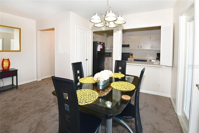 Building Photo - 204 Pompano Dr SE