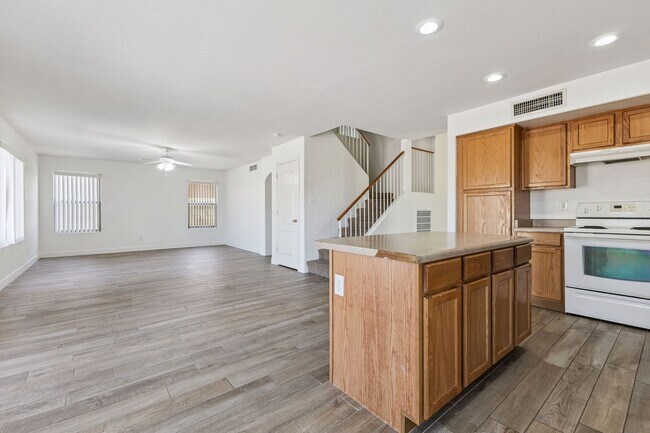 Building Photo - Spacious 2 Story 4 Bedroom 2.5 Bath Home Located in Circle Cross Ranch!